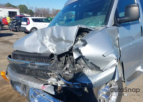 2017 Chevrolet Express 2500 Work Van z USA, uszkodzony, nr VIN 1GCWGAFG3H1292992